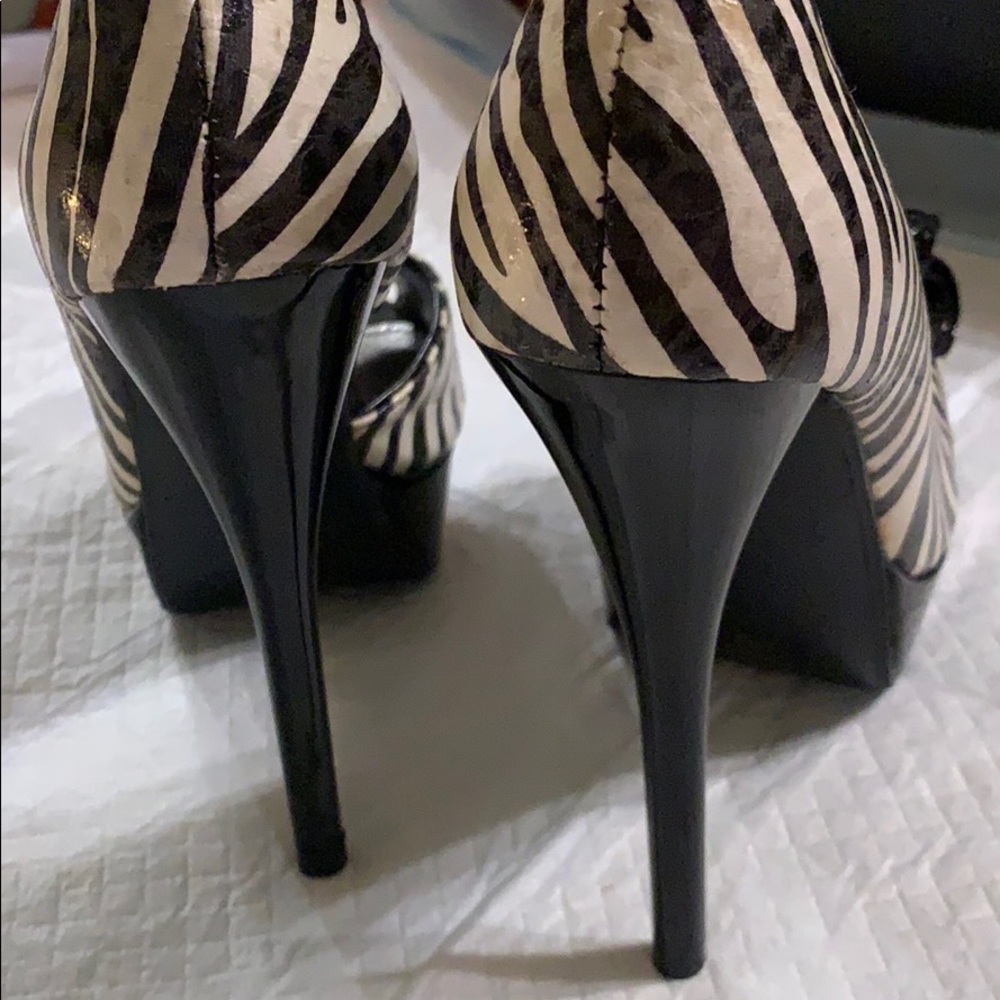 Zebra Pumps - Picture 3 of 7